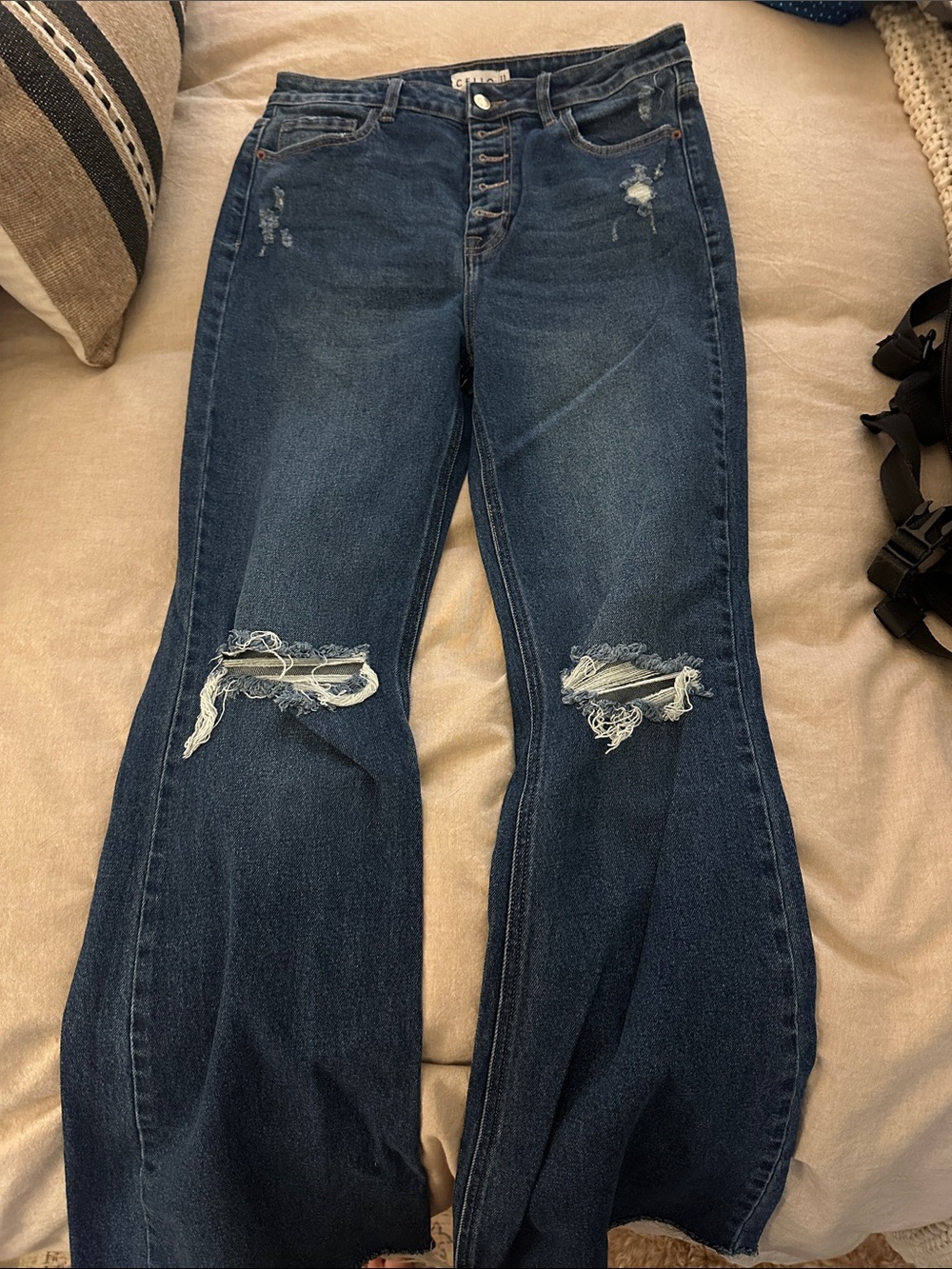 Cello Dark Wash Distressed Women’s Jeans